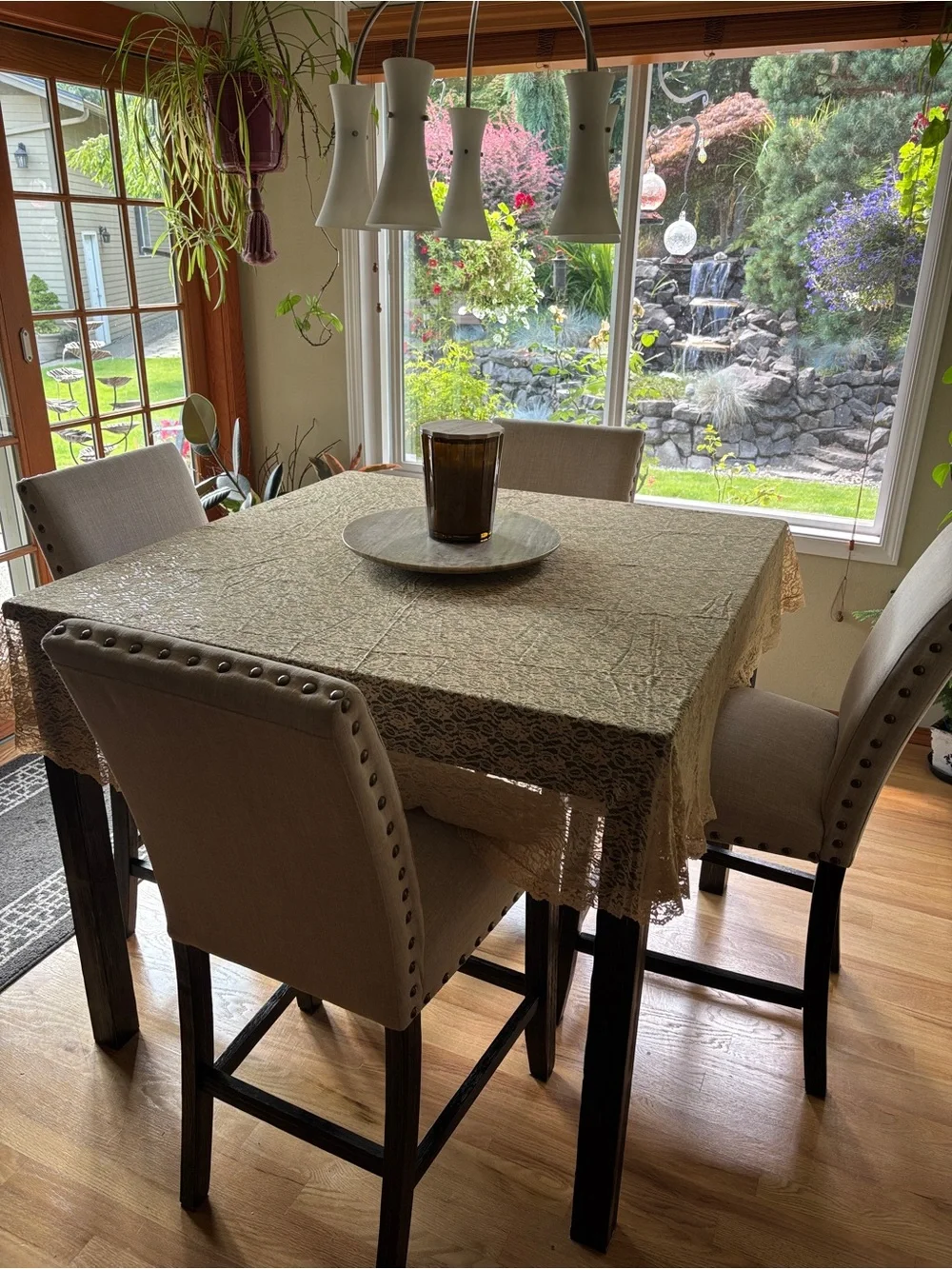 Vintage 70s Beige Lace Circular Tablecloth for Home Dining